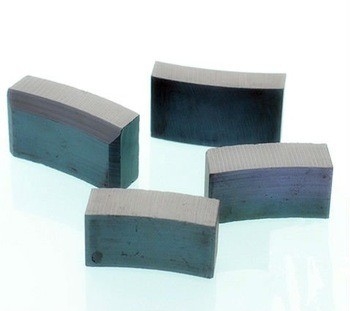 품질  6Fe2O3 Ferrite Bar Magnets Charcoal Gray For Textile Machine Motor 공장