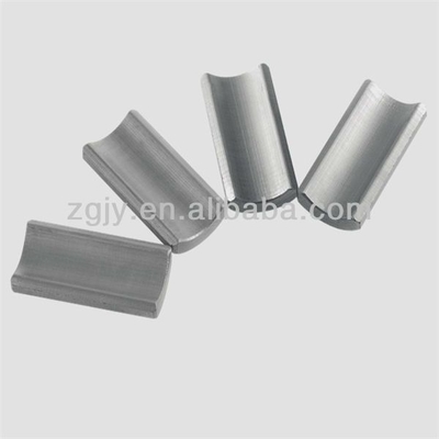 240-260 KA/m 목탄 회색 습형 영구 페리트 모터 자석