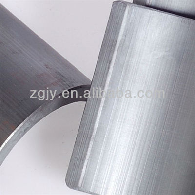 높은 유동 밀도를 가진 고 잔류성 영구 페리트 자석